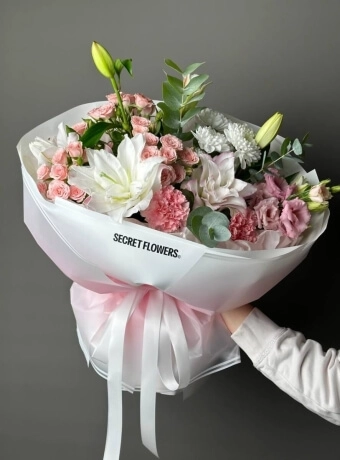 Buchet Finețe și Lumină